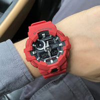 Montre à quartz Casio G-Shock GA-700-4A pour homme 