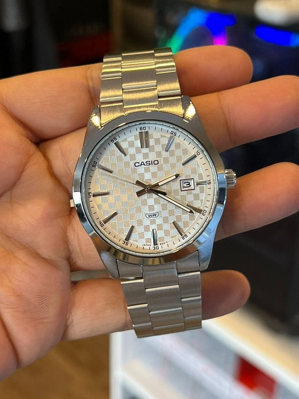 Montre à quartz unisexe Casio MTP-VD03D-7A 